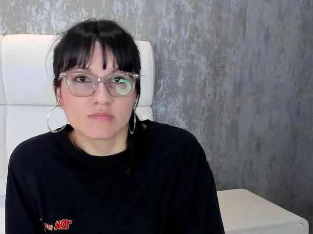 Freyaa25 — I am turned on by intelligent men, good conversations and of course touching my clitoris and making it vibrate 