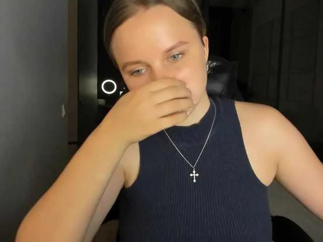 WebSamkaa — Hmm..interesting question  I know for sure that I like eye contact I like to hear your moans and heavy breathing I love it when whisper in my ears I like to see your body when we play here and of course to see your sperm at the end
