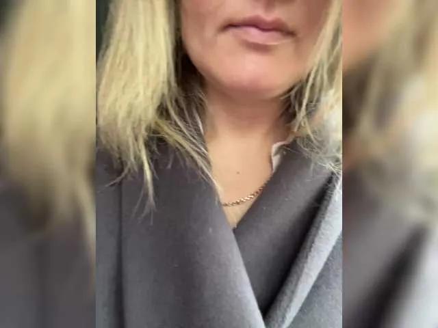 BongaCams YuliyaLasker is Freechat YuliyaLasker — The clink of coins