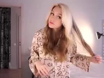 emmiemurray — g: Look into my eyes and promise that you won't fall in love / Call me Aurora, I'm from Venice, I'm #18 y.o. Will you be my friend? #shy #new #teen #blond [25 tokens remaining]