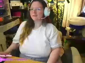 geeky_kitten — Distract me~ Winding down for bed with some video games  - Multi Goal: Teases & increasing play with each goal [200tk each Goal] #lovense #bbw #curvy #chubby #gamer