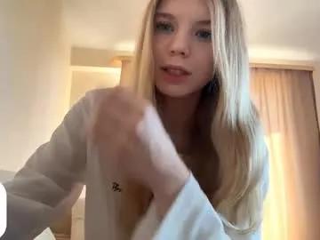 georgietiogangco — Goal : shorts halfway down o.o I'm Chloe (Ticket show today:)) #new #shy #petite #teen #18 [449 tokens remaining]