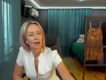 julia__cherry_ — Welcome to my room! #feet #mature #milf #new #nonude