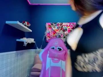 lexi_split — I look at the camera and tease with lips [25 tokens left] Hello! Did you know that I have new outfits and costumes #18 #flexible #young, #blowjob #feet