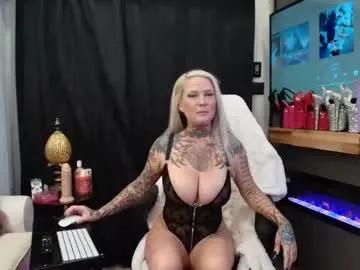 Chaturbate roxydiamonde is Freechat roxydiamonde — full oiled body show! #new #milf #mommy #bigboobs