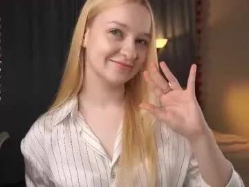 sebrinarainha — goal:  Make my top fall to the floor   I turned 18 and this is my 3rd day here! I'm Rina #new #18 #young #shy #cute [144 tokens remaining]