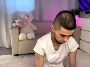 Anal craziness: Appease your whims and check-out our liveshows extravaganza with talented cam models stripping down and cumming with their vibrating toys