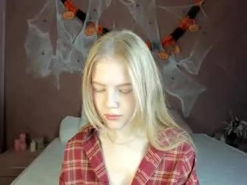vicki_todd — GOAL: Show outfit [0 tokens remaining] Welcome to my room! Feel at home^^ #new #feet #nonude #18 #natural