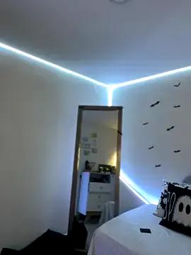 StripChat AmmyCollinsW is Freechat AmmyCollinsW — A wolf will put 2 fingers in my pussy