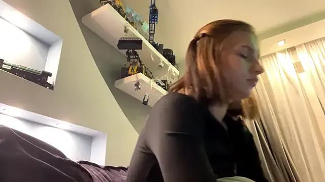 StripChat CarmaDiza is Freechat CarmaDiza — Slap ass 5 times