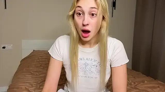 StripChat foxy_vivi is Freechat foxy_vivi — show  color my  panties