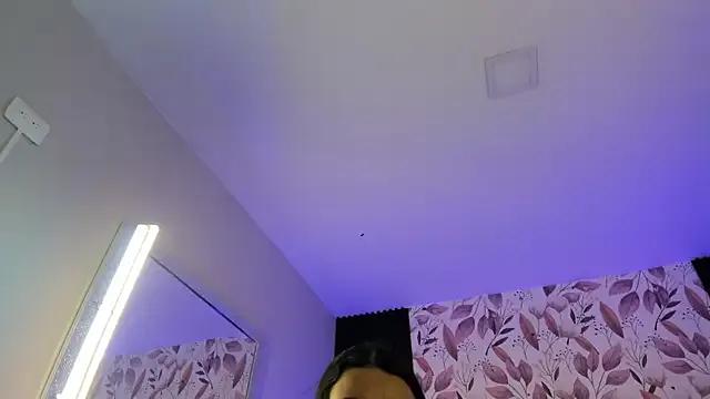 StripChat Larabrooks is Freechat Larabrooks —  masturbating look at our juices