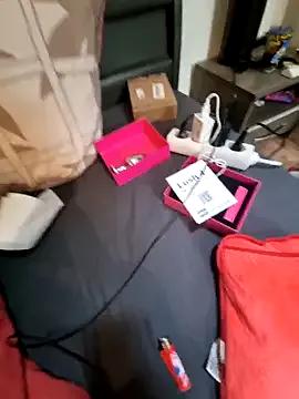 StripChat LoLa-69-X is Private LoLa-69-X — 4 doigts dans la chatte