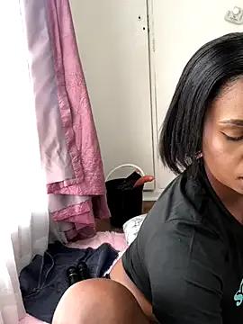 StripChat LuciousLips96 is Group LuciousLips96 — 20 min squirt show