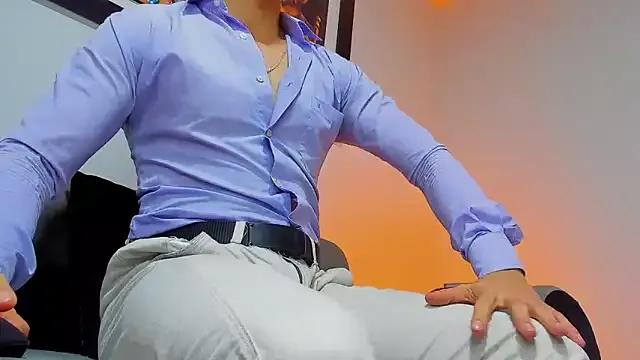 StripChat Maximus_Sr_ is Freechat Maximus_Sr_ — Undress me and let the party begin!!