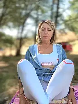 Milena-MilfaXXX — 1-2-3 finger ass