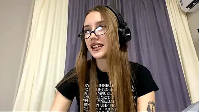 Milena_Awesome — Suck 2 fingers om