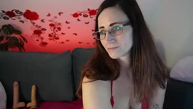 NadjaNeah — Last Tipper = Win a Video + Pussy Pic