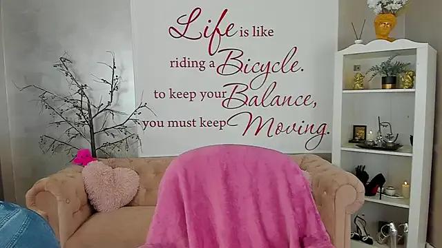 StripChat ReynaTheVixen is Private ReynaTheVixen — 10mins lush control for the last tipper