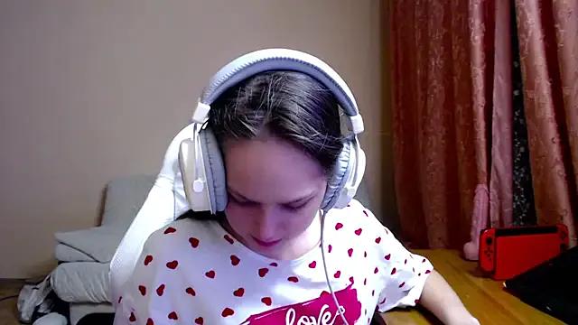 StripChat SharybbFace is Freechat SharybbFace — Take off my T-Shirt