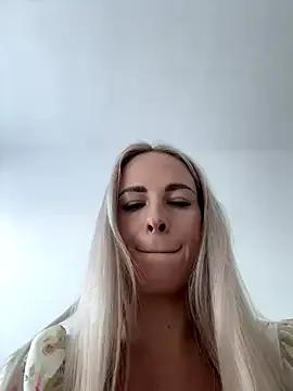 streetdoll — Naked boobs + video gift