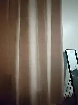 SweetyNinaOff1 — Squirt e Fodo a coninha com o dildo