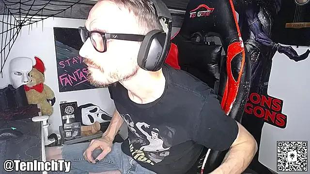 StripChat teninchty is Freechat teninchty — CUM while self sucking and swallow.